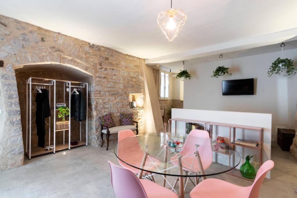 Cornelia Cavern Cosy Studio Apartment In สเปลโล ภายนอก รูปภาพ