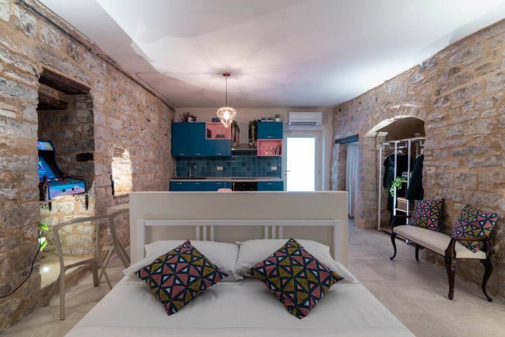 Cornelia Cavern Cosy Studio Apartment In สเปลโล ภายนอก รูปภาพ