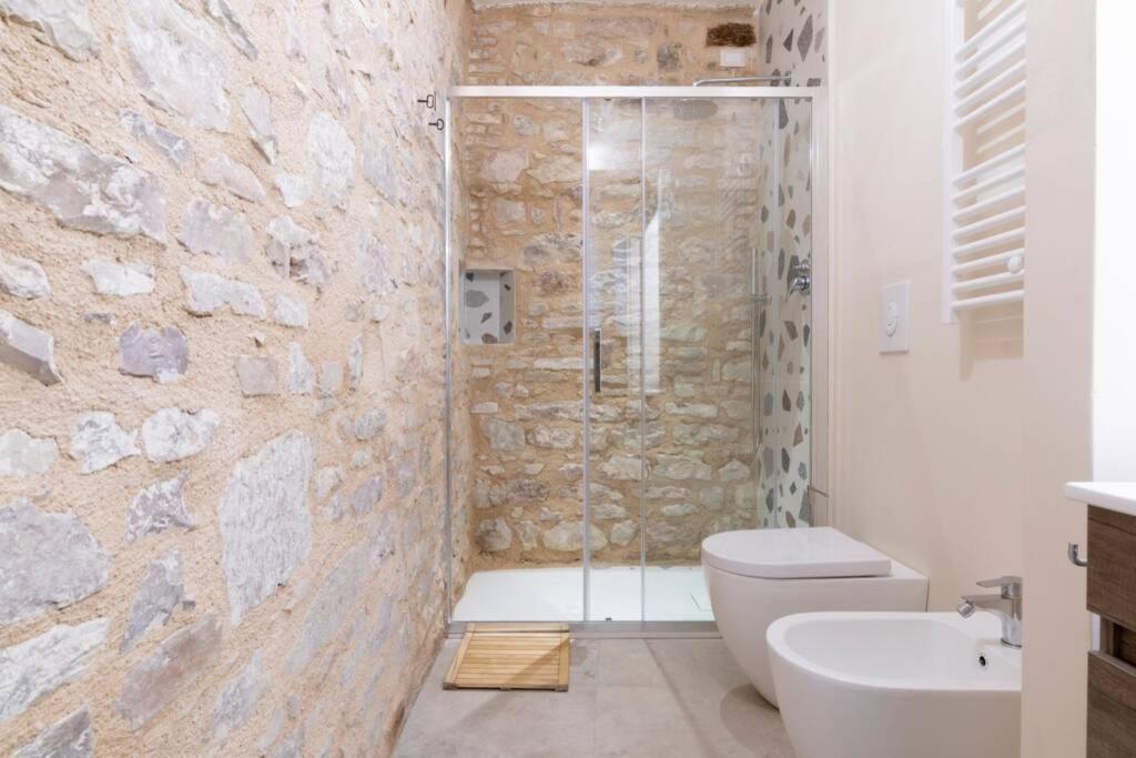 Cornelia Cavern Cosy Studio Apartment In สเปลโล ภายนอก รูปภาพ