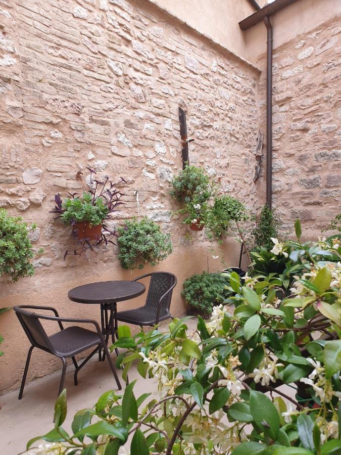 Cornelia Cavern Cosy Studio Apartment In สเปลโล ภายนอก รูปภาพ